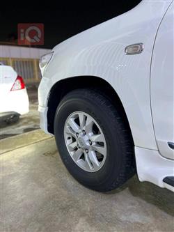 تۆیۆتا لاند کروزەر